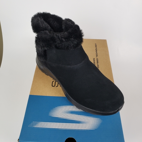 NIB Skechers On The Go Joy Bundle Up Ankle Boots - Picture 10 of 15